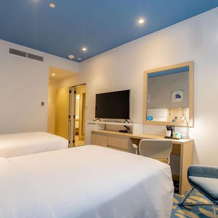 Отель Hampton By Hilton Quito La Carolina Park Экстерьер фото