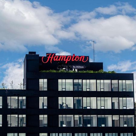 Отель Hampton By Hilton Quito La Carolina Park Экстерьер фото