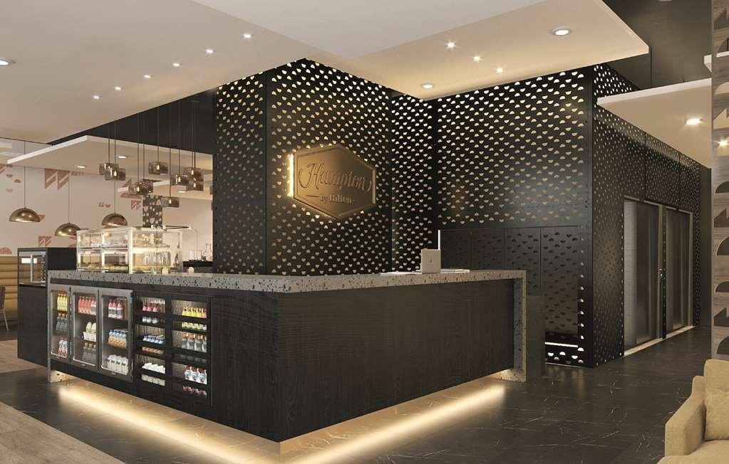 Отель Hampton By Hilton Quito La Carolina Park Экстерьер фото